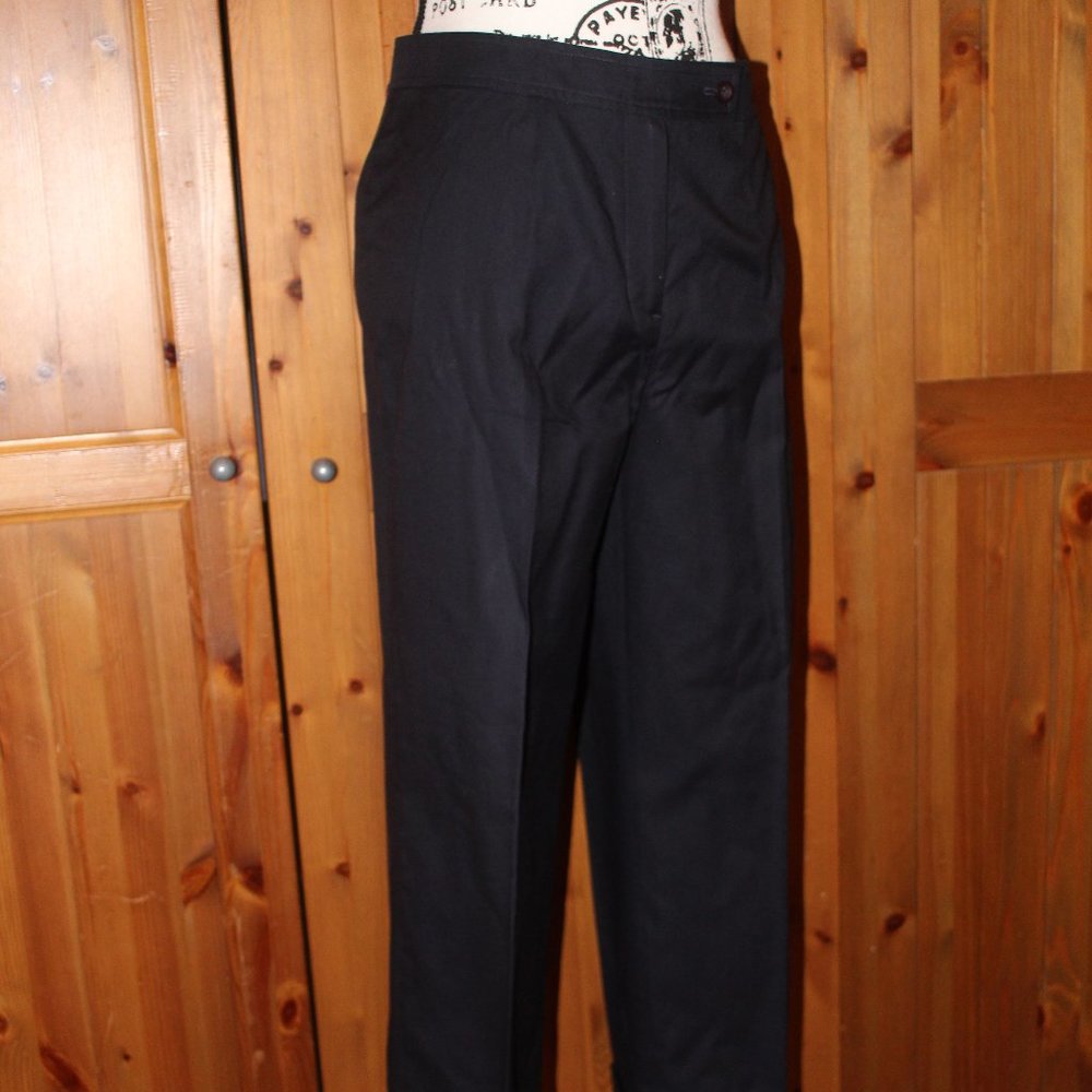 Charter Club Alison Fit Cropped Pant Button Hem NWT Navy Size 10